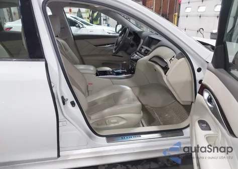 2015 Infiniti Q70 3.7X z USA, uszkodzony, nr VIN JN1BY1AR7FM561739